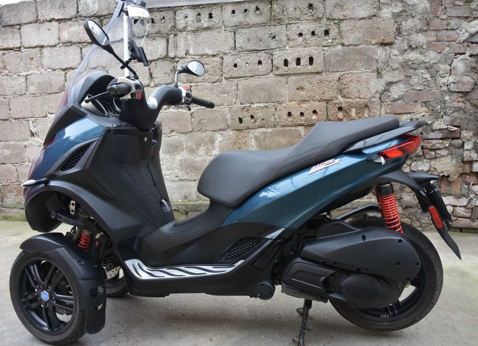 Piaggio MP3 300 HPE Sport - Octombrie 2022 - Cat. B + piese de rezerva