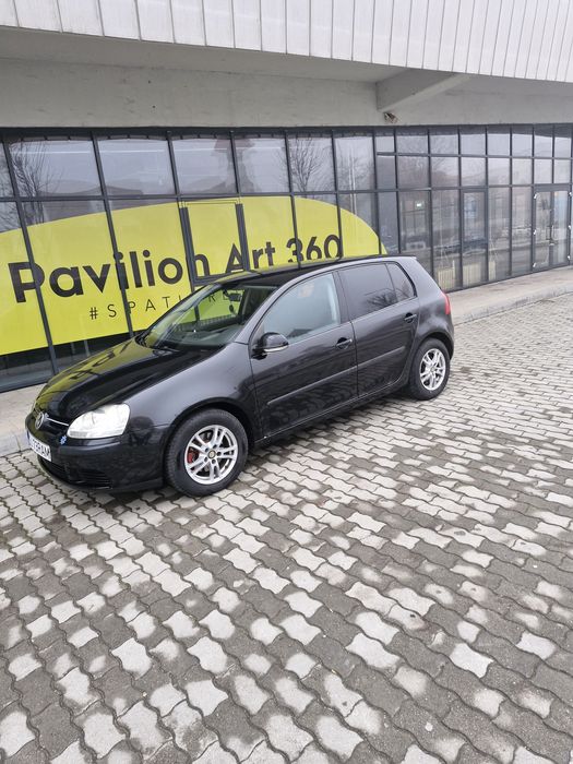 Proprietar vând golf 5 .Motor 1,9 TDI