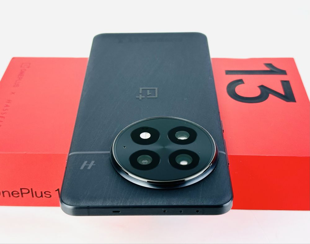KATO НОВ! OnePlus 13 5G 16RAM 512GB Black Eclipse Гаранция!