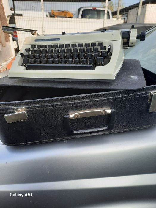 Ръчна пишешта машина.