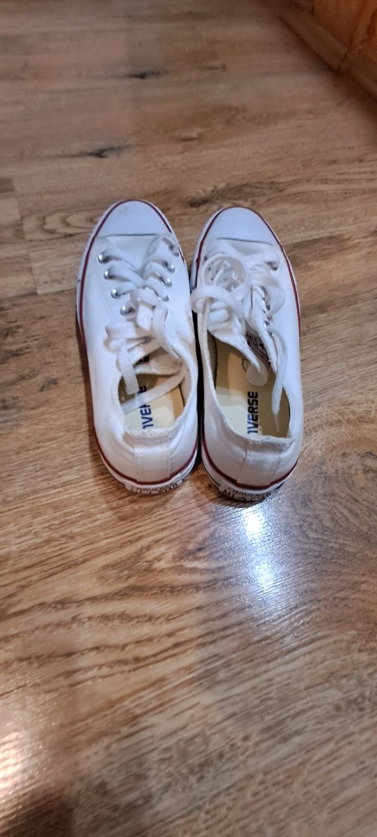 Vând teniși Converse nr 40