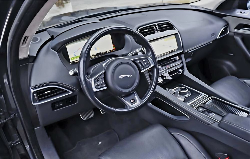 Jaguar F-Pace 2.0d 4x4 R-Sport Design.