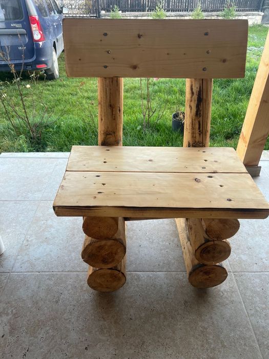 Scaun rustic din lemn masiv