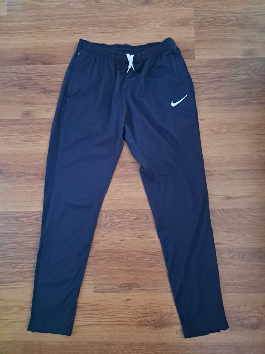 Анцуг Nike размер S