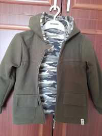 Продается очень теплый красивый Кашемировый пальто на мальчика  возрас