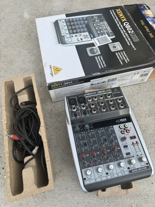 Kit Boxe sonorizare cu Behringer B215A active