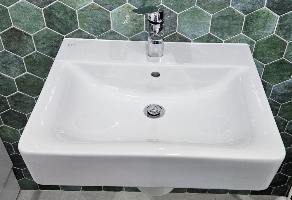 Lavoar Ideal Standard Connect Cube 60x46 cm + semipiedestal