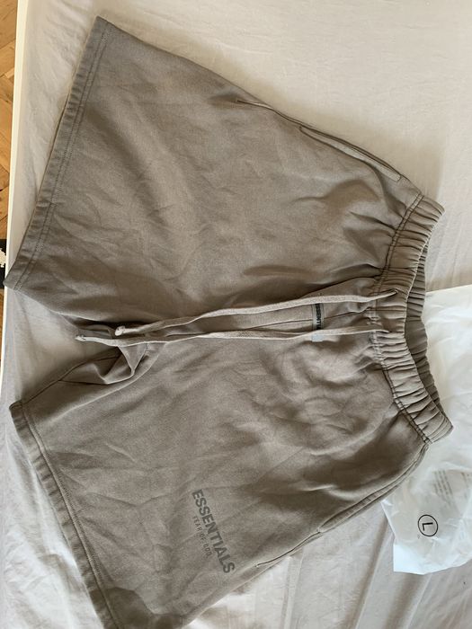 Essentials къси гащи