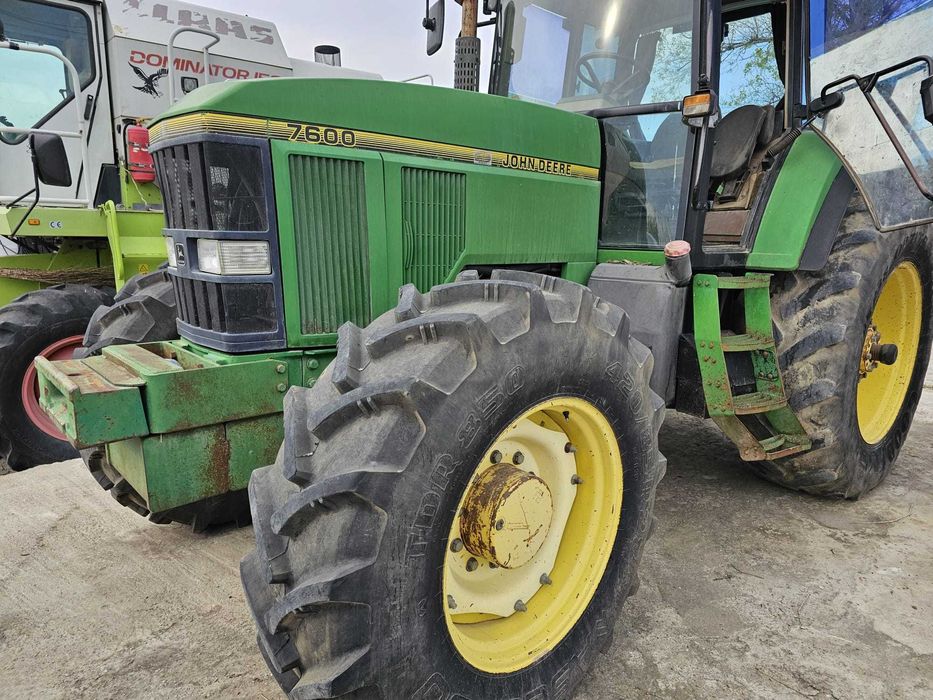 Tractor John Deere 7600