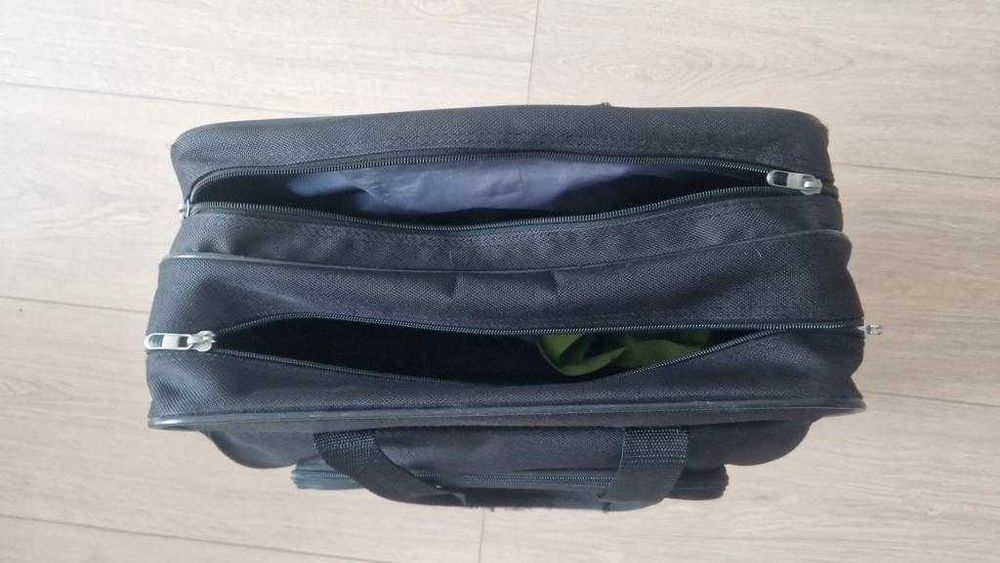 Geamantan calatorie - tip carry on. Elegant si compact