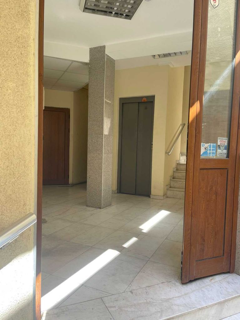 Дава се под наем Офис в Русе, Център - 40 кв.м за 188.7 € - Снимка #9