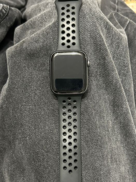 Apple Watch SE nike