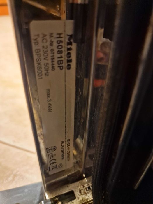 Cuptor Miele model H5081BP pentru piese, stricata placa