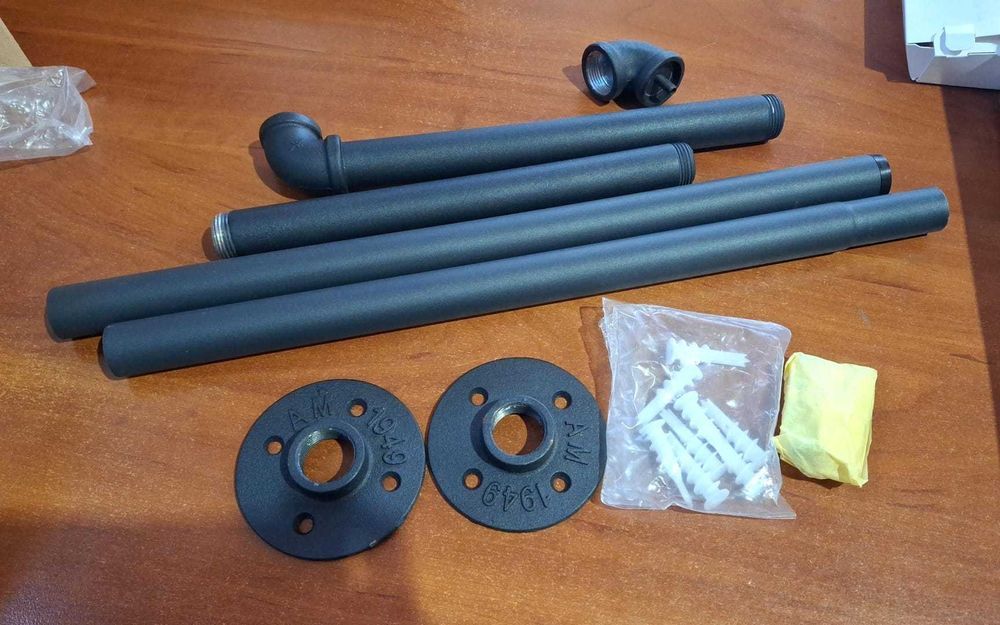 Suport haine Qlfyuu, 86-114 cm, montaj perete, extensibil, negru