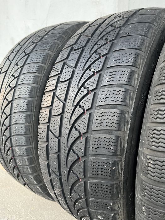 4 бр. зимни гуми 225/55/17 Petlas DOT 4417 2x7 2x5-5,5 mm