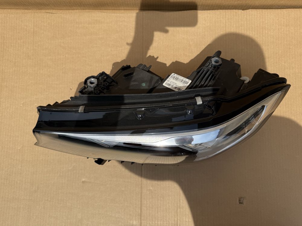 Ляв фар BMW 3 G20/21 | LED
