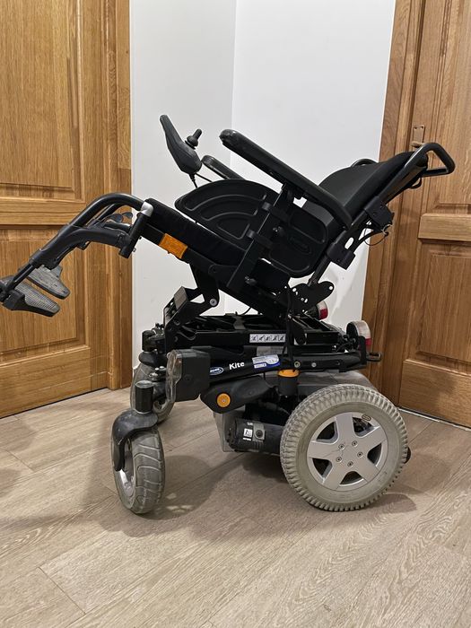 Carucior electric Invacare Kite pentru persoane cu dizabilitati
