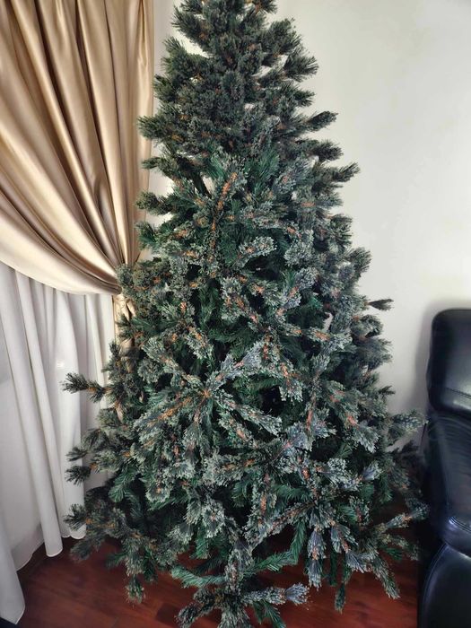 Brad de Craciun cu accesorii incluse