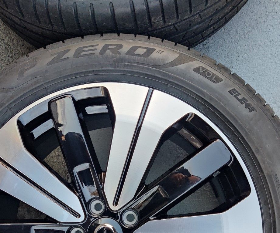 Jante 19 Volvo C40 XC40 Electric+anvelope Pirelli PZero ELECT 32143627 / 32143628