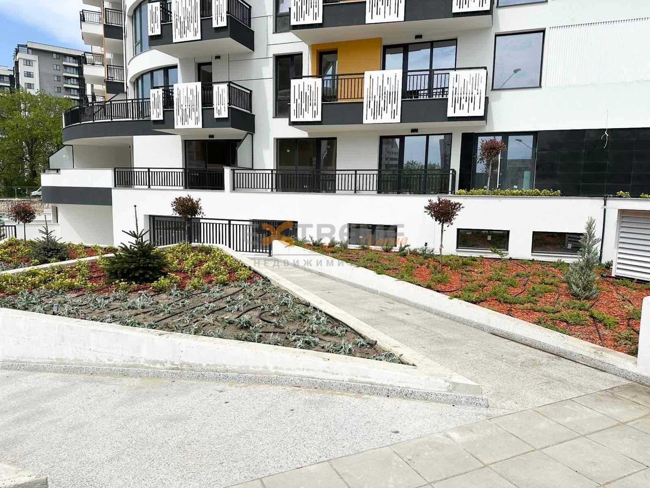 Продава се Двустаен апартамент в Варна, Възраждане 1 - 67 кв.м за 1911 €/кв.м - Снимка #11