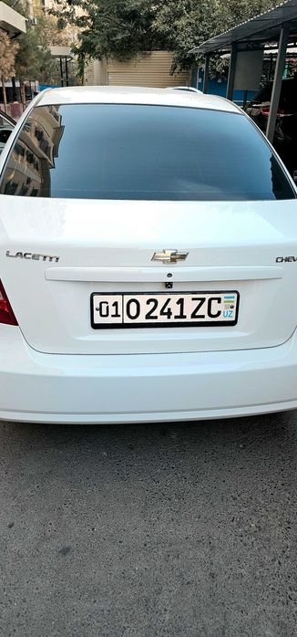 Автомобиль chevrolet lacetti 1.6l