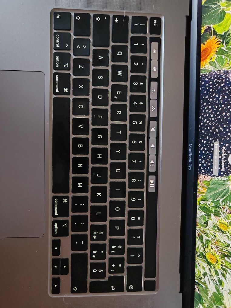 MacBook Pro 16″ 2019 • i7 2,6 GHz • 16 GB RAM • 512 GB SSD