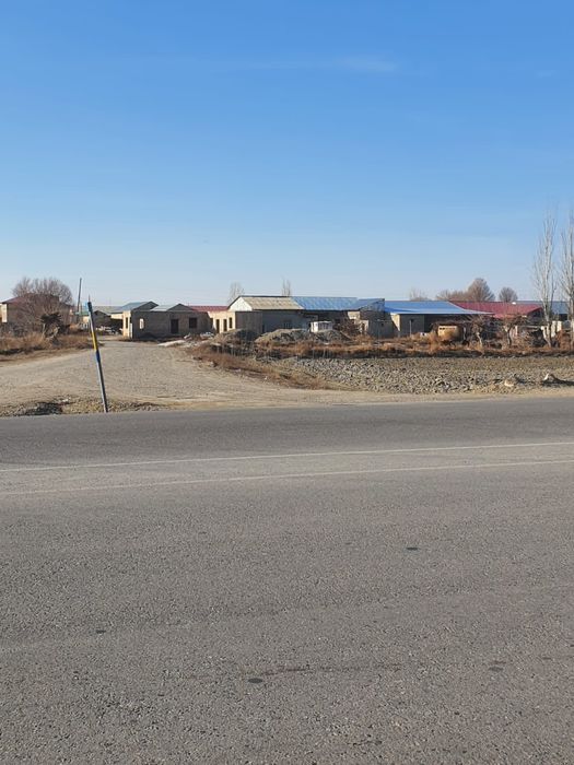 Uchastka yangi trassa yoqasida