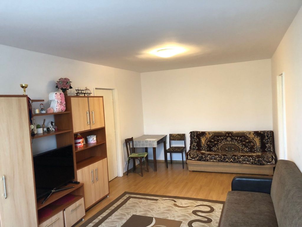 Persoana fizica . Vind apartament cu 2 camere!