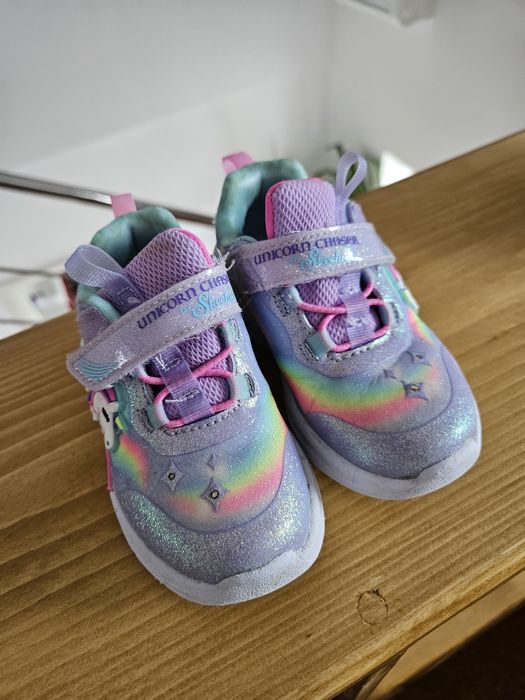 Adidasi skechers mărimea 23