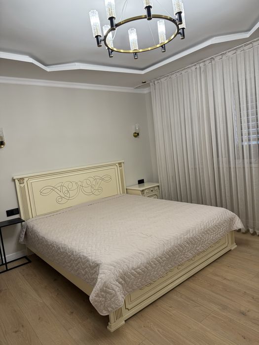 Продам спальный гарнитур