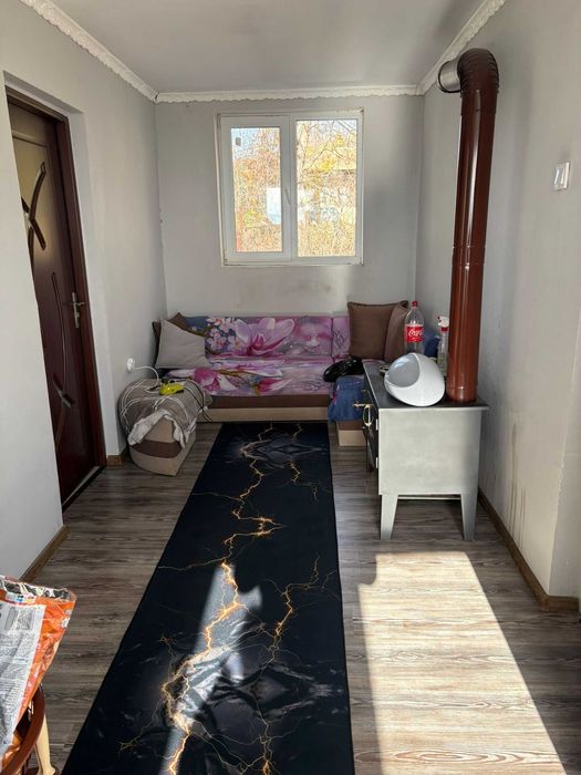 Продава се къща с.Макариополско