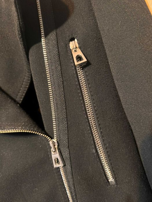 Jachetă ZARA – elegantă și ușoară