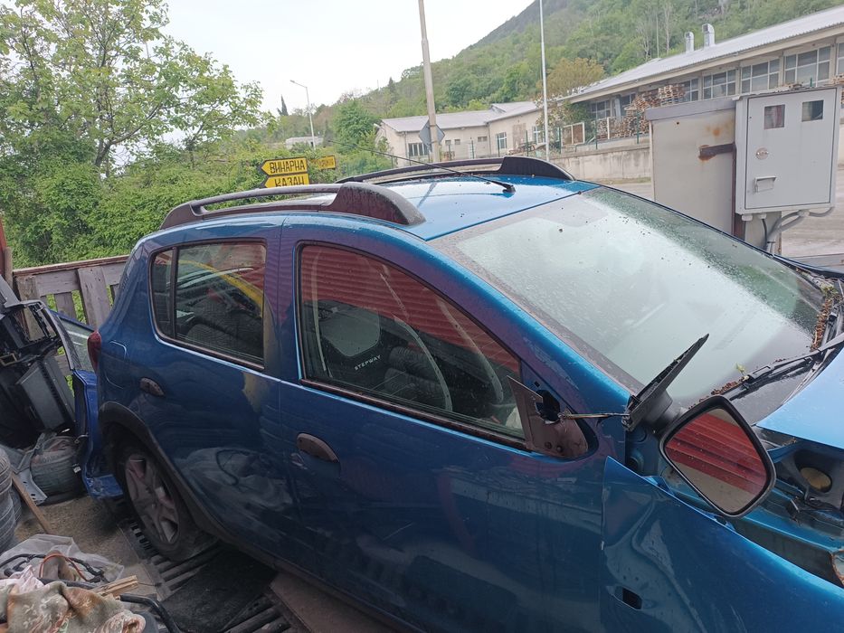 Дачия сандеро Stepway на части