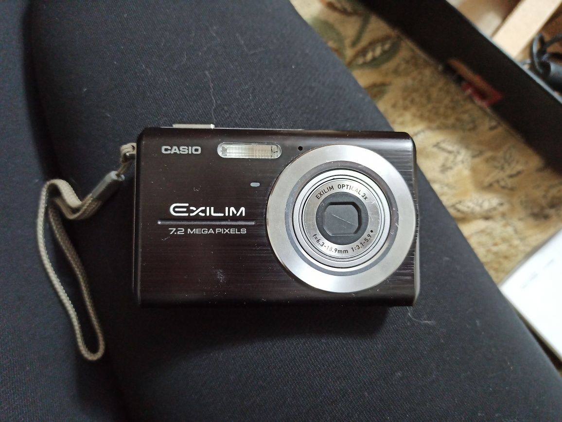 Casio EXILIM ZOOM EX-Z75 7.2 МП цифровая камера