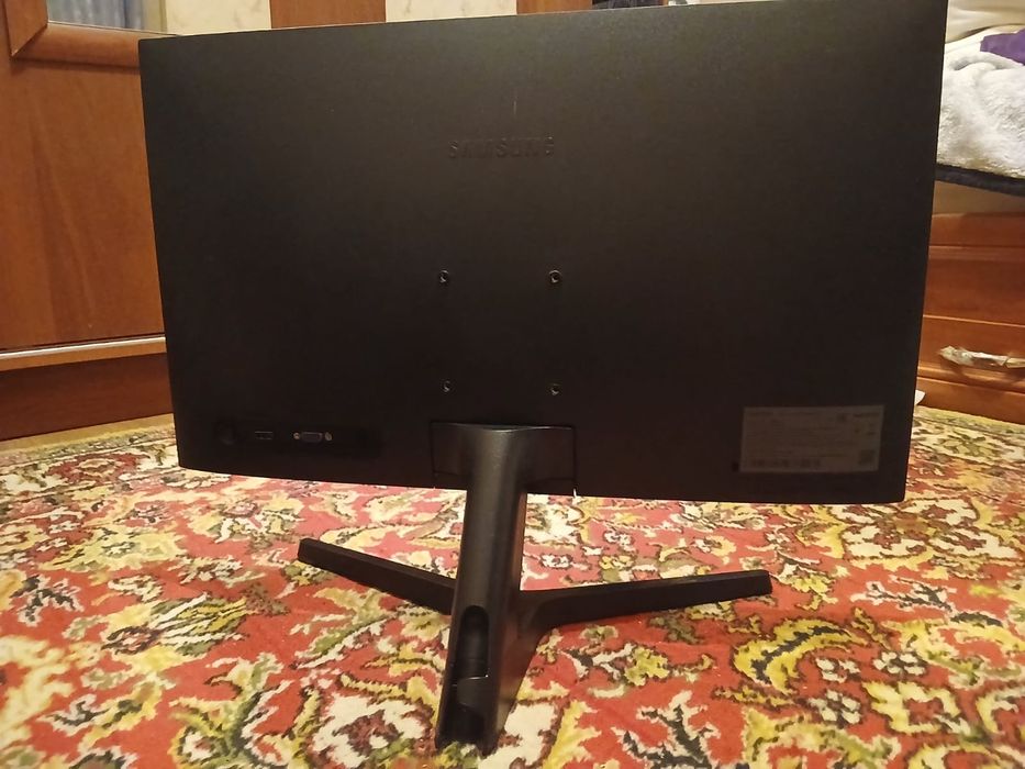 Монитор 75 герц.