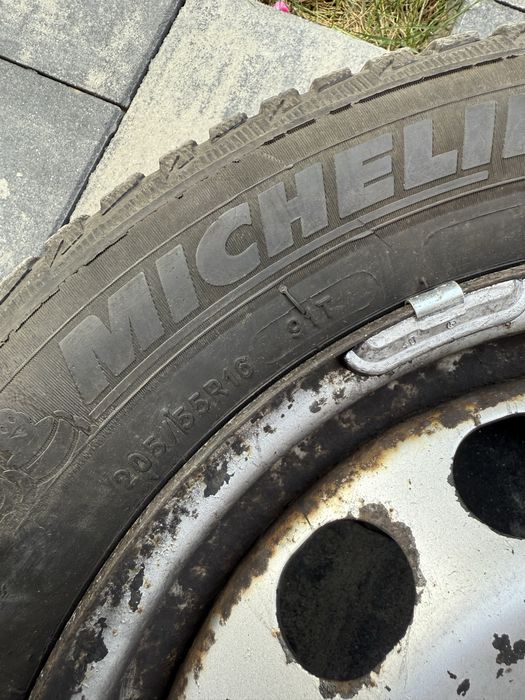 Set anvelope iarna 205/55/16 + jante tabla