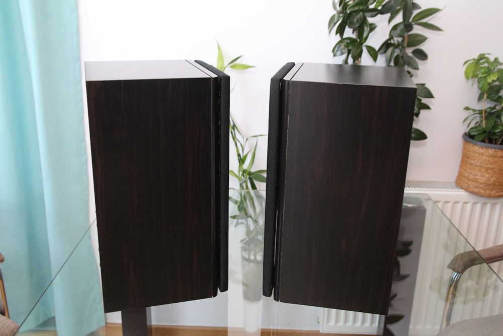 Pereche boxe Yamaha NS-S30i culoare negru cu maro.