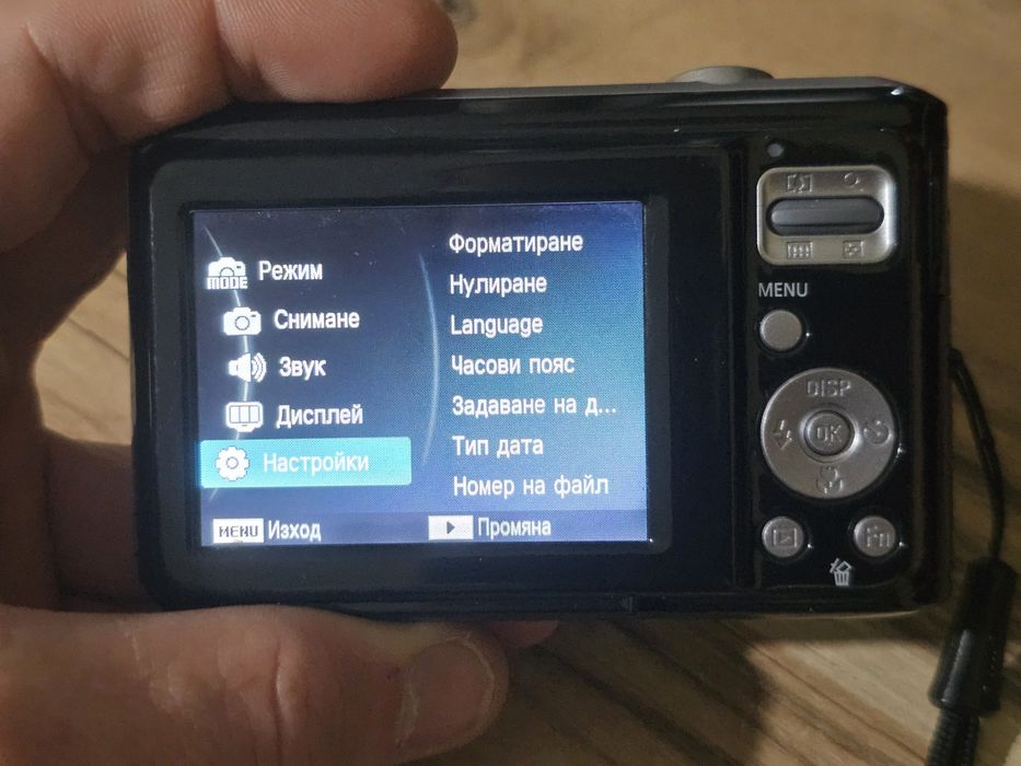 Samsung ES28 Камера + 2GB SD карта + Кабел – Отлично състояние!