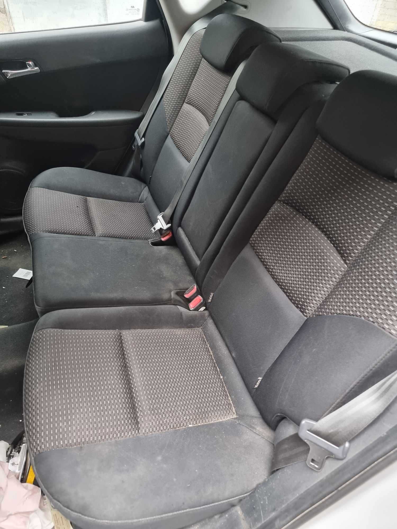 Hyundai I30 1.6 CRDI/DPF /На части