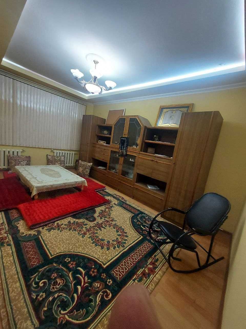 Sebzor: 3-комнатная квартира в аренду с отдельной гостиной и кухней.