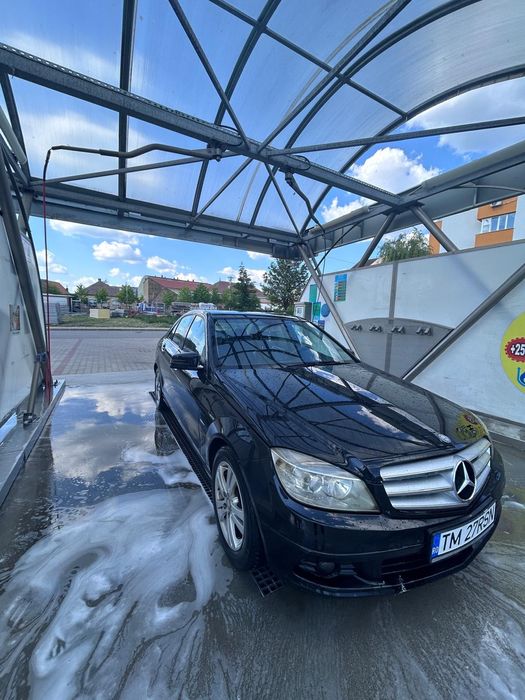 Vând mercedes C180