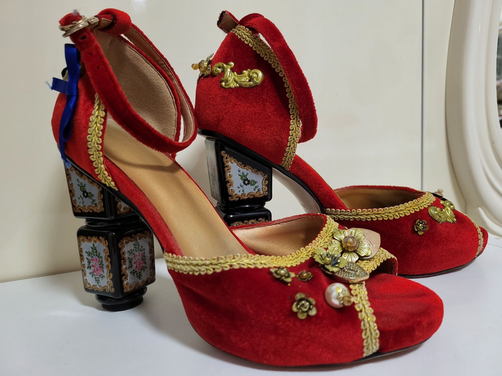 Sandale rosii vintage,  catifea,  piele naturala toc 10 cm