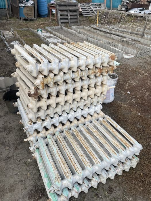 Продам чугунные батареи отопления