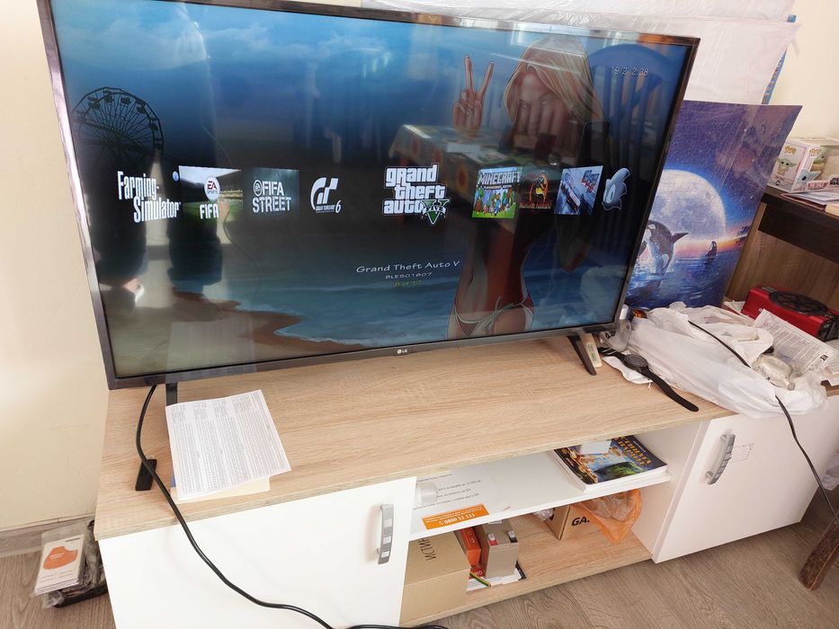 Play Station 3 slim, 2 джойстика, игри