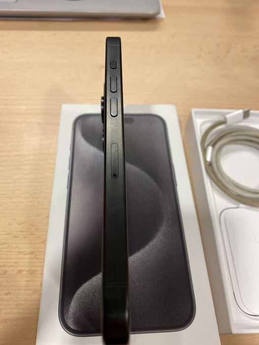 Iphone 15 pro impecabil