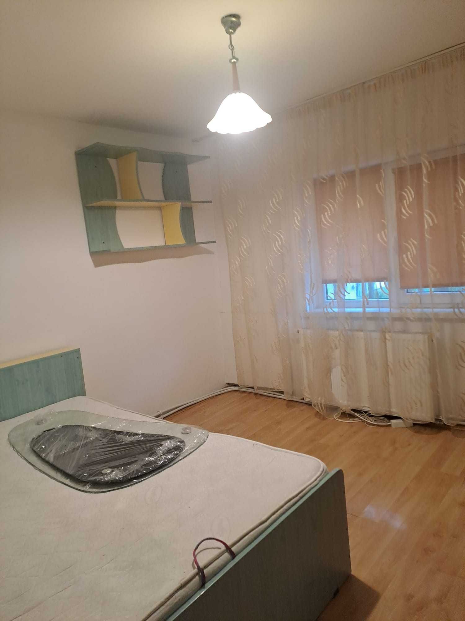 Inchiriez apartament 3 camere Obcini