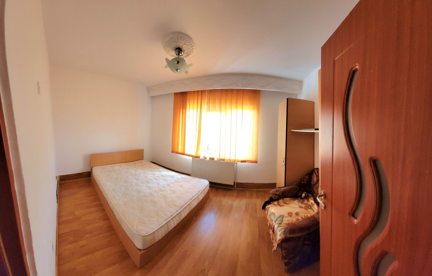 Închiriez apartament 2 camere