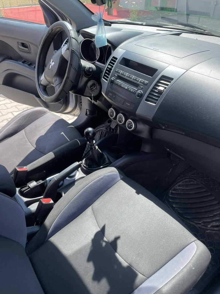 Mitsubishi outlander vand sau schimb