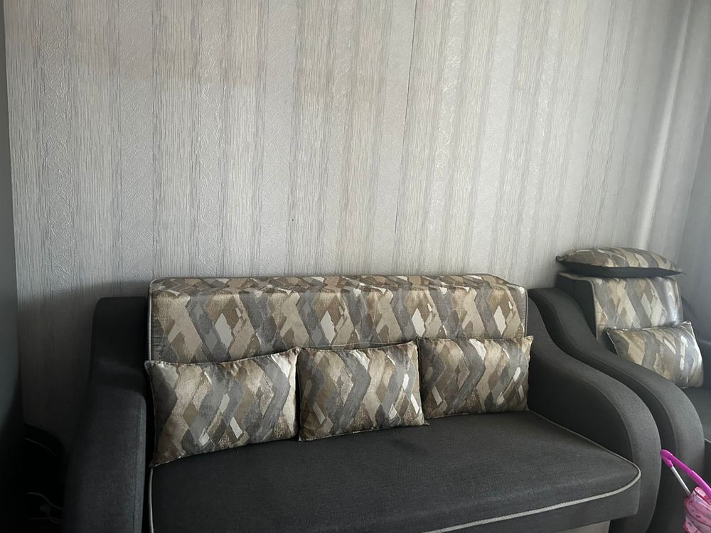 продаеться диван и кресло