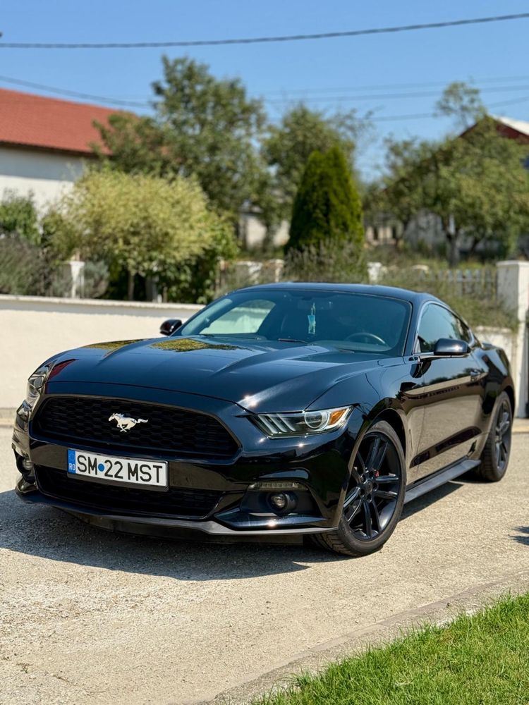 Ford Mustang 2,3 L cu doar 71000km